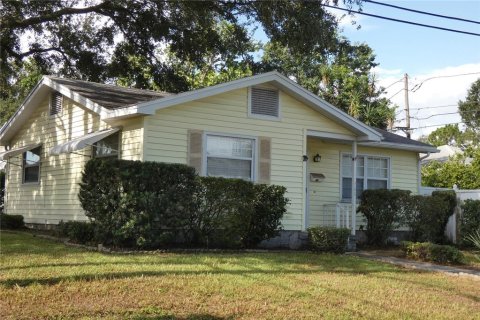 Casa en alquiler en Saint Petersburg, Florida, 3 dormitorios, 143.91 m2 № 1879994 - foto 1
