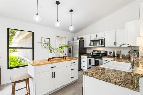 House in Sarasota, Florida 3 bedrooms, 152.64 sq.m. № 1757392 - photo 16