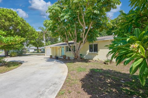 Villa ou maison à vendre à Boynton Beach, Floride: 2 chambres, 97.73 m2 № 2340365 - photo 3