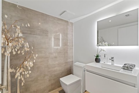 Condominio en venta en Aventura, Florida, 3 dormitorios, 286.32 m2 № 1790360 - foto 15
