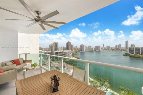 Condominio en venta en Aventura, Florida, 3 dormitorios, 286.32 m2 № 1790360 - foto 24