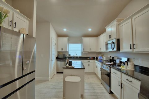 House in Auburndale, Florida 4 bedrooms, 204.38 sq.m. № 1908540 - photo 6