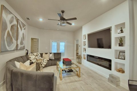 House in Auburndale, Florida 4 bedrooms, 204.38 sq.m. № 1908540 - photo 17