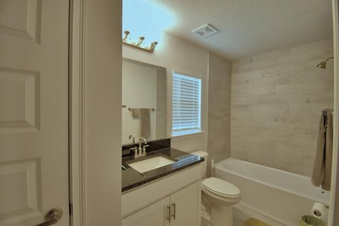 House in Auburndale, Florida 4 bedrooms, 204.38 sq.m. № 1908540 - photo 22