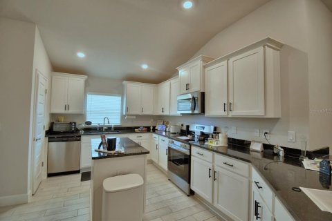 House in Auburndale, Florida 4 bedrooms, 204.38 sq.m. № 1908540 - photo 7