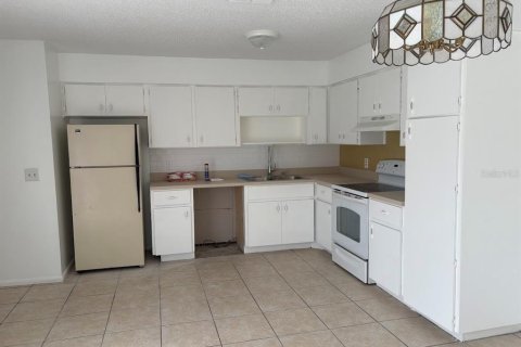 Apartment in Spring Hill, Florida 2 bedrooms, 90.58 sq.m. № 2147942 - photo 3