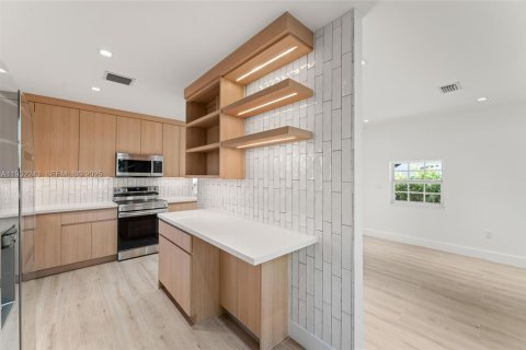 Купить виллу или дом в Норт-Майами-Бич, Флорида 3 спальни, 106.28м2, № 1990812 - фото 29