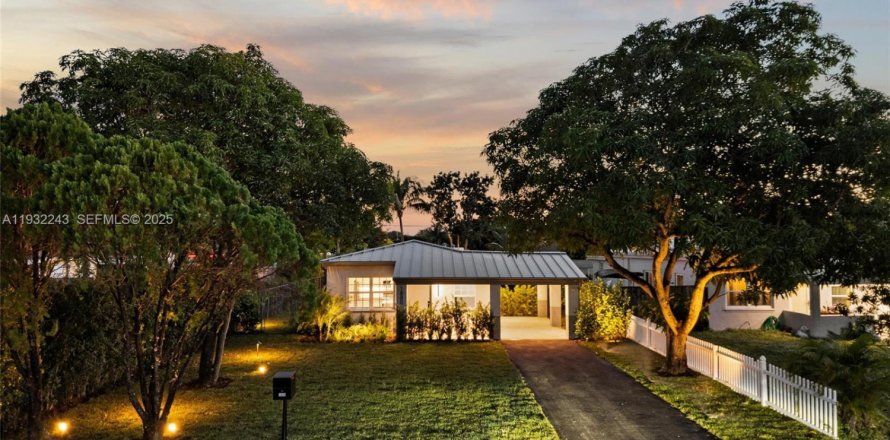 Дом в Норт-Майами-Бич, Флорида 3 спальни, 106.28м2 № 1990812