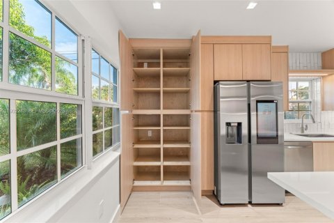 Купить виллу или дом в Норт-Майами-Бич, Флорида 3 спальни, 106.28м2, № 1990812 - фото 25