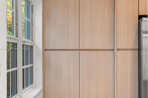 Купить виллу или дом в Норт-Майами-Бич, Флорида 3 спальни, 106.28м2, № 1990812 - фото 30