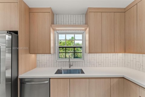 Купить виллу или дом в Норт-Майами-Бич, Флорида 3 спальни, 106.28м2, № 1990812 - фото 28