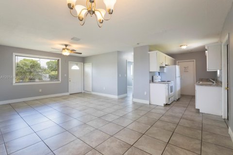 Villa ou maison à vendre à Miami, Floride: 3 chambres, 99.87 m2 № 2076057 - photo 6