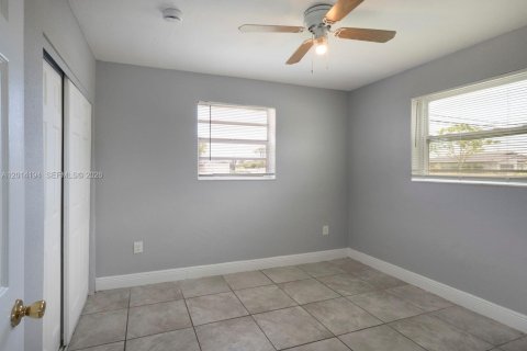 Villa ou maison à vendre à Miami, Floride: 3 chambres, 99.87 m2 № 2076057 - photo 10
