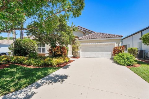 House in Weston, Florida 3 bedrooms, 215.9 sq.m. № 2187113 - photo 2