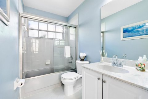 House in Weston, Florida 3 bedrooms, 215.9 sq.m. № 2187113 - photo 16