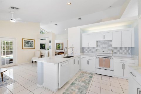 House in Weston, Florida 3 bedrooms, 215.9 sq.m. № 2187113 - photo 8