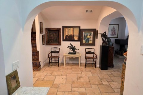 House in Hollywood, Florida 4 bedrooms, 319.03 sq.m. № 2083682 - photo 14