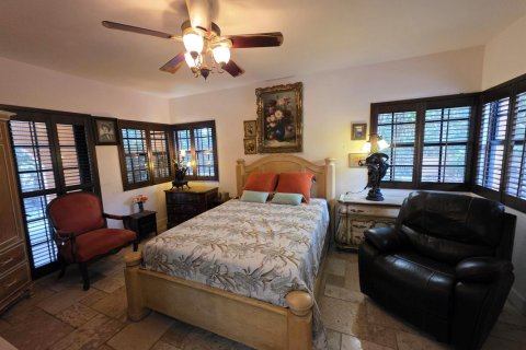 House in Hollywood, Florida 4 bedrooms, 319.03 sq.m. № 2083682 - photo 25