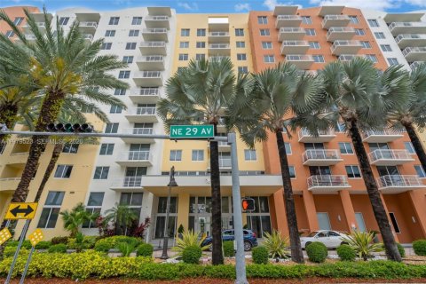 Кондоминиум с 2 спальнями в Авентура, Флорида № 2049066