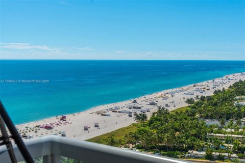 Condo in Miami Beach, Florida, 2 bedrooms  № 2022946 - photo 29