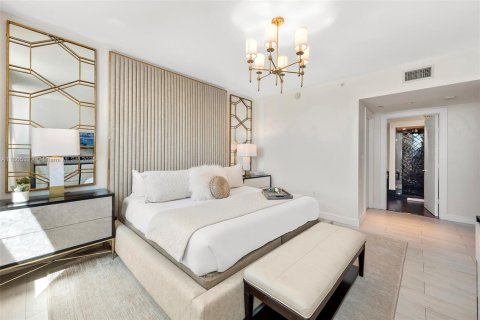 Condo in Miami Beach, Florida, 2 bedrooms  № 2022946 - photo 15