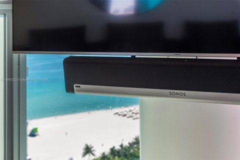 Condo in Miami Beach, Florida, 2 bedrooms  № 2022946 - photo 8