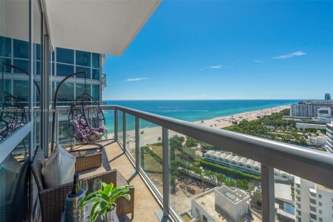 Condo in Miami Beach, Florida, 2 bedrooms  № 2022946 - photo 2