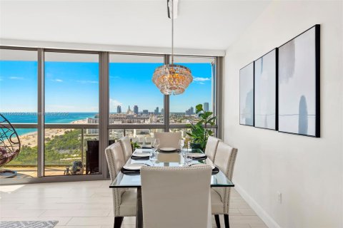 Condo in Miami Beach, Florida, 2 bedrooms  № 2022946 - photo 9