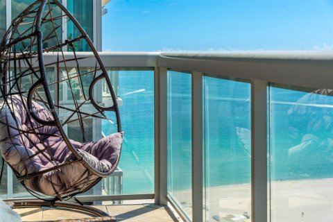 Condo in Miami Beach, Florida, 2 bedrooms  № 2022946 - photo 28