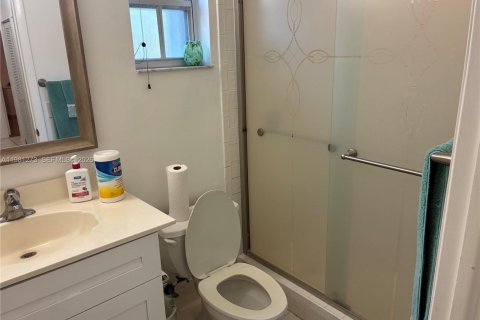 Propiedad comercial en alquiler en Hialeah, Florida, 1 dormitorio, 183.3 m2 № 2043405 - foto 7