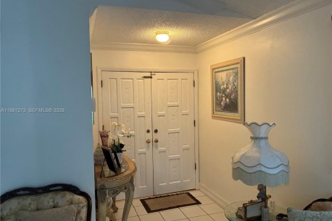 Propiedad comercial en alquiler en Hialeah, Florida, 1 dormitorio, 183.3 m2 № 2043405 - foto 3