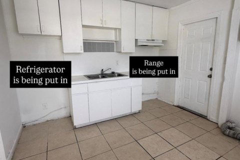 House in Riviera Beach, Florida 2 bedrooms, 66.89 sq.m. № 2265441 - photo 3