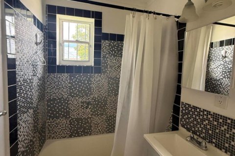 House in Riviera Beach, Florida 2 bedrooms, 66.89 sq.m. № 2265441 - photo 4