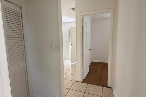 House in Riviera Beach, Florida 2 bedrooms, 66.89 sq.m. № 2265441 - photo 7
