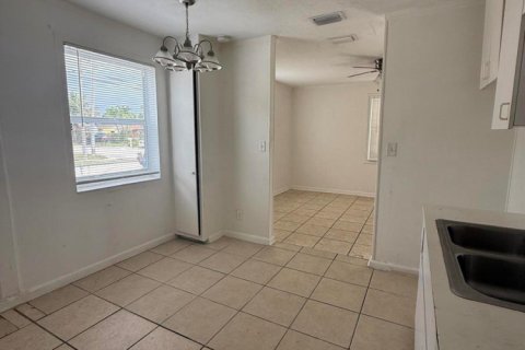 House in Riviera Beach, Florida 2 bedrooms, 66.89 sq.m. № 2265441 - photo 11
