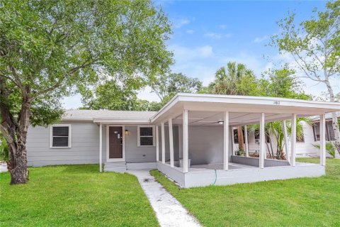 House in Clearwater, Florida 4 bedrooms, 109.25 sq.m. № 1797412 - photo 1