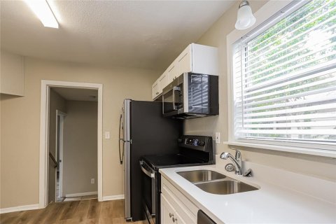 House in Clearwater, Florida 4 bedrooms, 109.25 sq.m. № 1797412 - photo 4