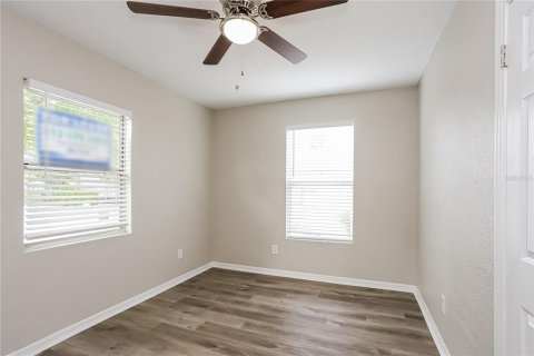 House in Clearwater, Florida 4 bedrooms, 109.25 sq.m. № 1797412 - photo 11