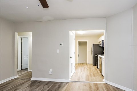 House in Clearwater, Florida 4 bedrooms, 109.25 sq.m. № 1797412 - photo 3