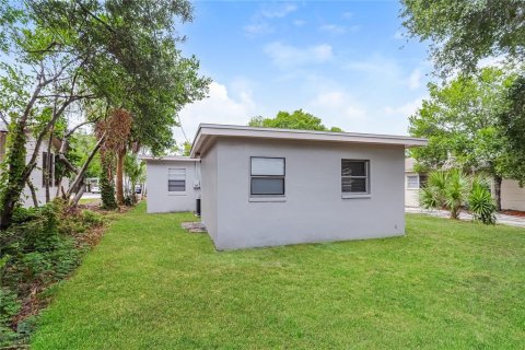 House in Clearwater, Florida 4 bedrooms, 109.25 sq.m. № 1797412 - photo 15