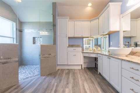 Casa en venta en Tampa, Florida, 5 dormitorios, 276.76 m2 № 2208760 - foto 27