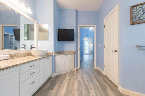 Casa en venta en Tampa, Florida, 5 dormitorios, 276.76 m2 № 2208760 - foto 28