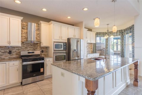 Casa en venta en Tampa, Florida, 5 dormitorios, 276.76 m2 № 2208760 - foto 18