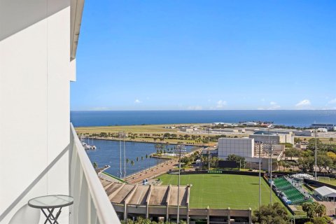 Condo à Saint Petersburg, Floride, 1 chambre № 2437306