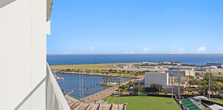 Condo à Saint Petersburg, Floride, 1 chambre № 2437306