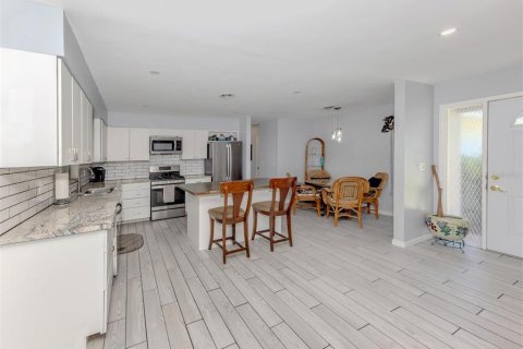 House in Venice, Florida 2 bedrooms, 119.29 sq.m. № 1829125 - photo 8