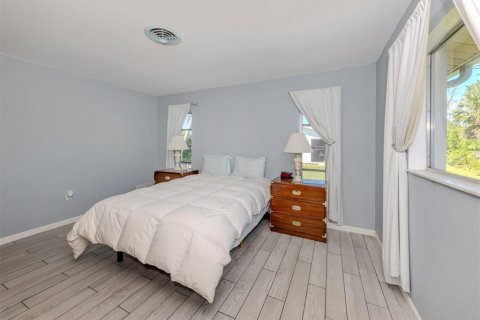 House in Venice, Florida 2 bedrooms, 119.29 sq.m. № 1829125 - photo 18