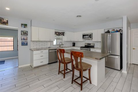 House in Venice, Florida 2 bedrooms, 119.29 sq.m. № 1829125 - photo 11