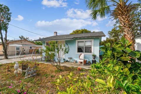 House in Tampa, Florida 2 bedrooms, 63.92 sq.m. № 1634580 - photo 4