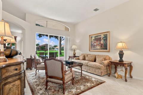 House in Boynton Beach, Florida 3 bedrooms, 235.41 sq.m. № 2385356 - photo 8